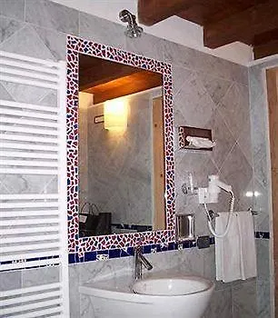 Antica Corte Di Charme Hotel